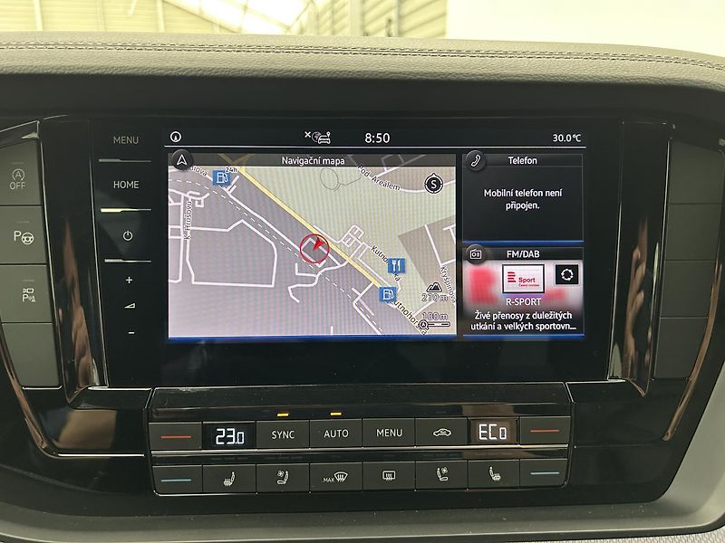 Volkswagen Touareg 3.0 TDi 4x4 R-Line - fotka 16 z 29