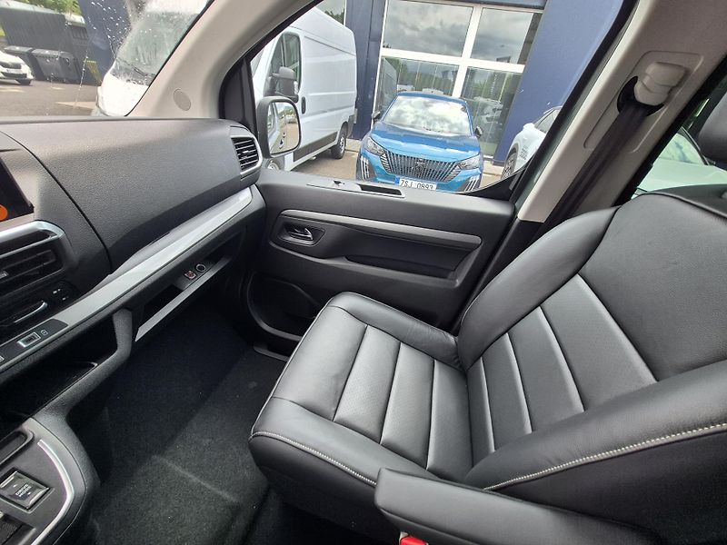 Peugeot Traveller (2026) Allure L3 2.2BlueHDi 180k EAT8 - fotka 28 z 30