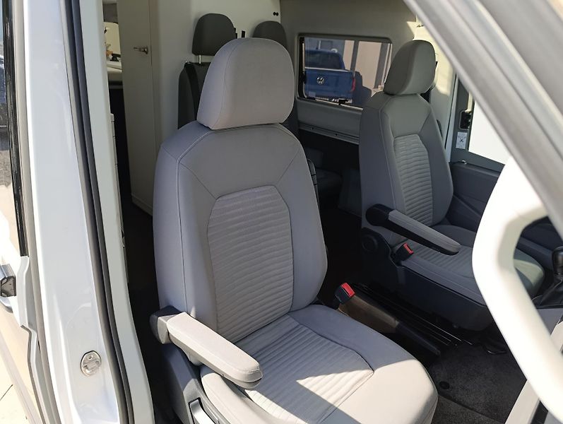 Volkswagen Grand California 2.0TDI 130kW DSG  - fotka 31 z 50