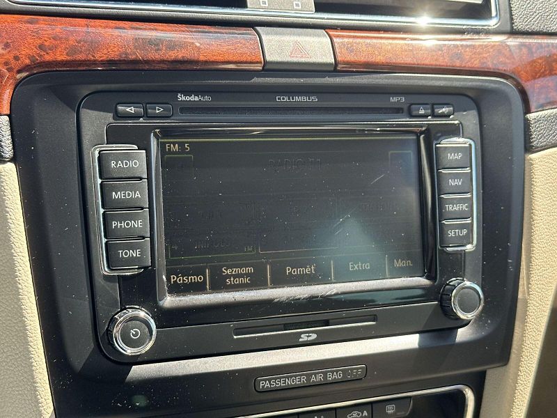 Škoda Superb (2009) 2.0 TDI Ambition - fotka 13 z 28