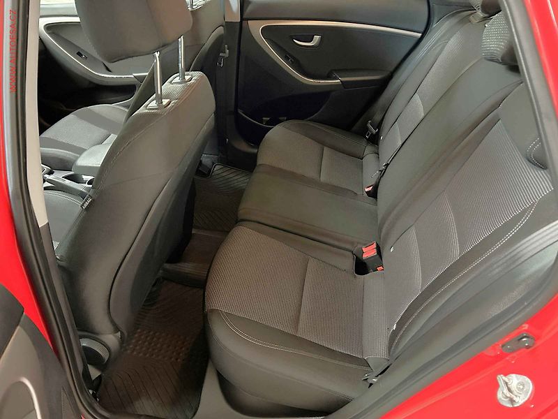 Hyundai i30 (2015) 1.6CVVT - fotka 10 z 14
