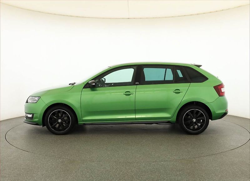 Škoda Rapid (2018) Spaceback 1.0 TSI, Xenony - fotka 3 z 19