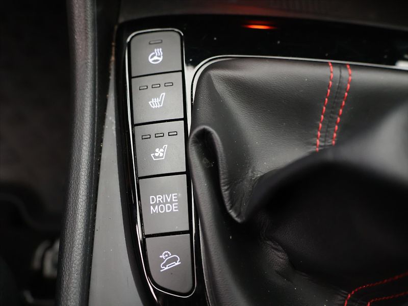 Hyundai Tucson 1,6 T-GDI 110kW CZ N-Line - fotka 26 z 37