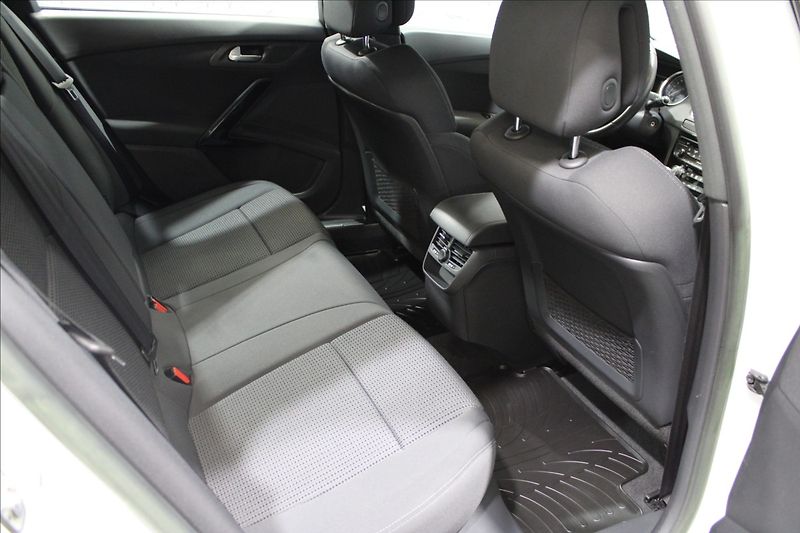 Peugeot 508 1,6 16V CZ původ, nízký nájezd - fotka 12 z 31