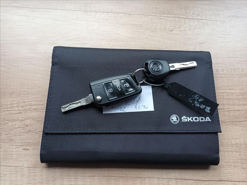 Škoda Rapid 1,0 TSI,81KW,DIGIKLIMA,TEMPOMA - fotka 35 z 36