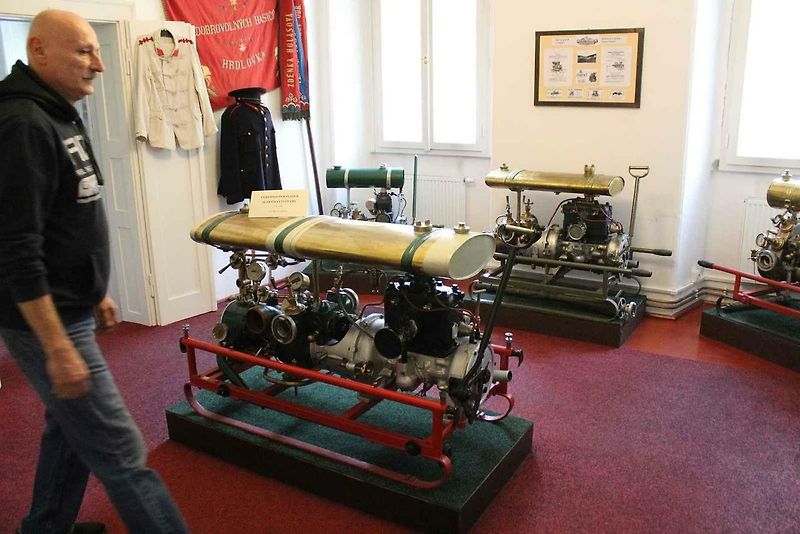 Hasičské muzeum v Krupce, má nádhernou expozici, kterou zdobí jedna z největších kolekcí motorových čerpadel - stříkaček značky Flader. Expozice se chystá na oslavu desátých narozenin.