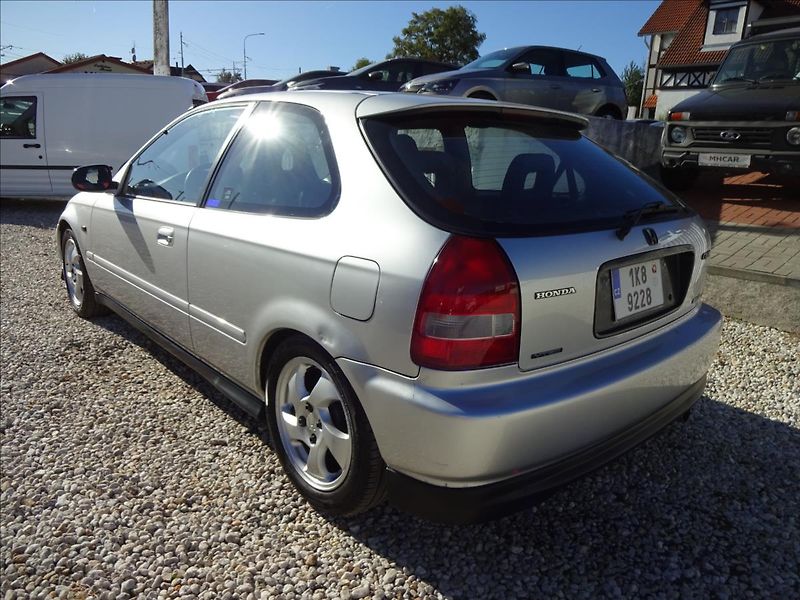 Honda Civic 1,6VTI 118kW - fotka 5 z 51