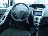 Toyota Yaris (2007) 1.3, Serv.kniha, nová STK - náhled 7