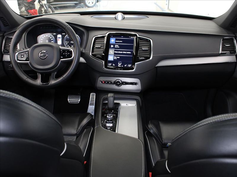 Volvo XC90 2,0 B5 R Vzduch B&W 7míst PANO - fotka 9 z 29