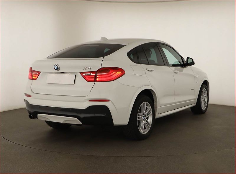 BMW X4 (2016) xDrive20d - fotka 5 z 17