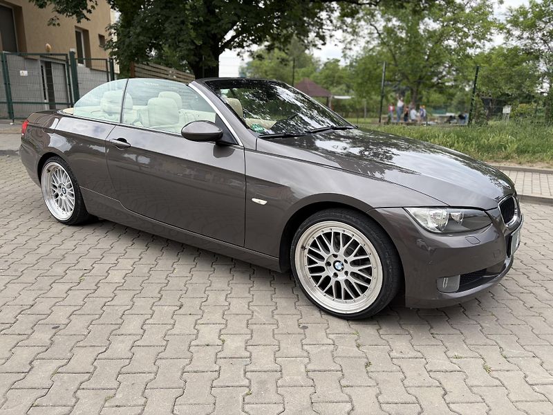 BMW Řada 3 320i cabrio e93 manuál - fotka 12 z 26