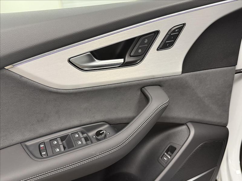 Audi Q8 50 TDI S-LINE 1 MAJ ČR DPH - fotka 17 z 34