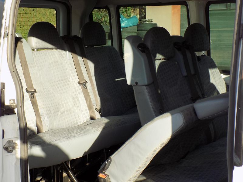Ford Transit 2,2 TDCI SWB 300 TREND 9 MÍST - fotka 30 z 43