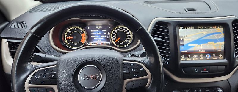 Jeep Cherokee (2015) 2.0D MJET LIMITED AWD LED DPH - fotka 42 z 54