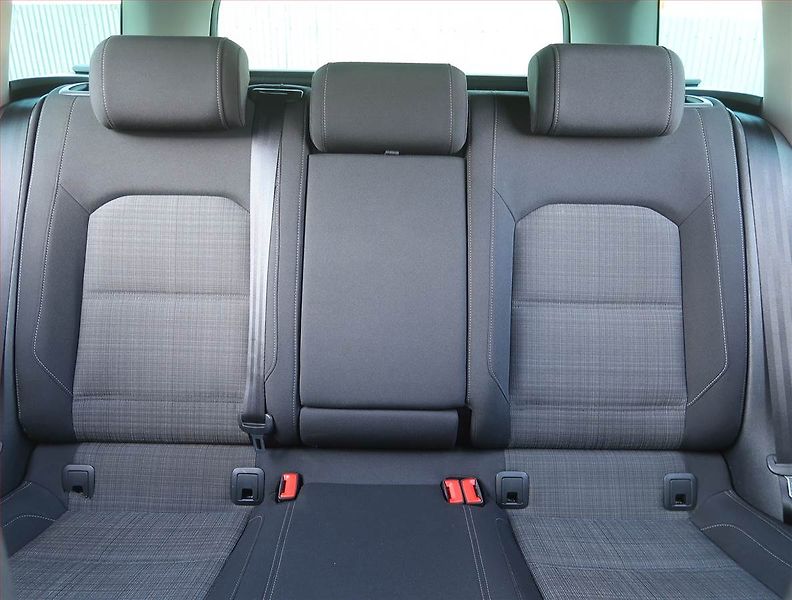 Volkswagen Passat (2022) Business 2.0 TDI, Automat - fotka 10 z 22