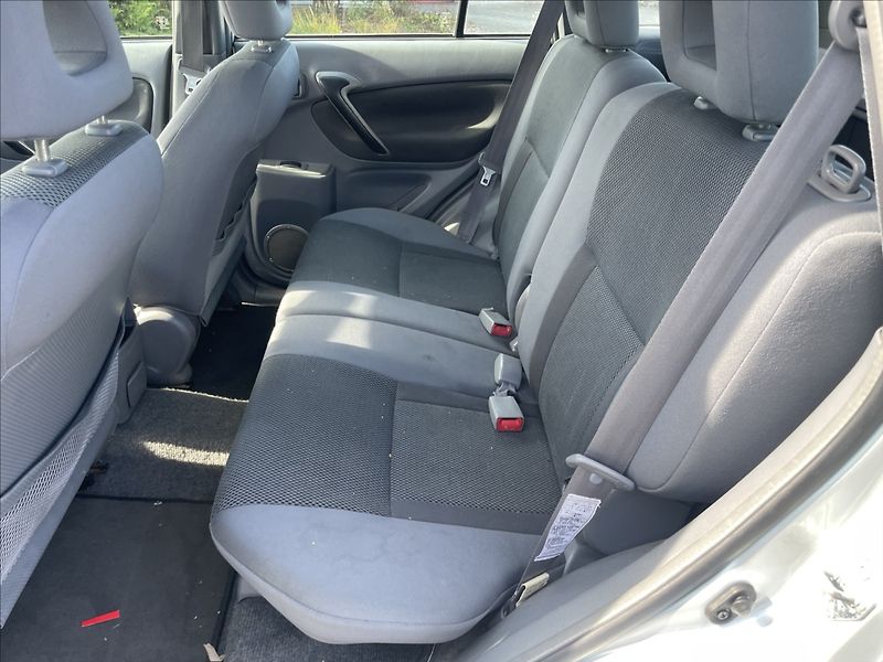 Toyota RAV4 2,0 D-4D 85kw Klima 4x4 po STK - fotka 8 z 23