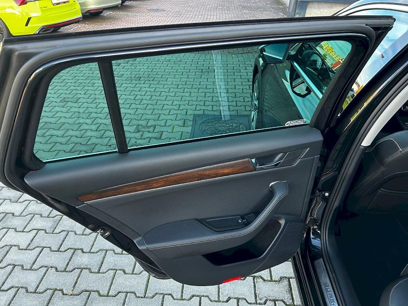 Škoda Superb (2021) Combi 2.0 TDI 147kW 4x4 DSG Sc - fotka 27 z 35