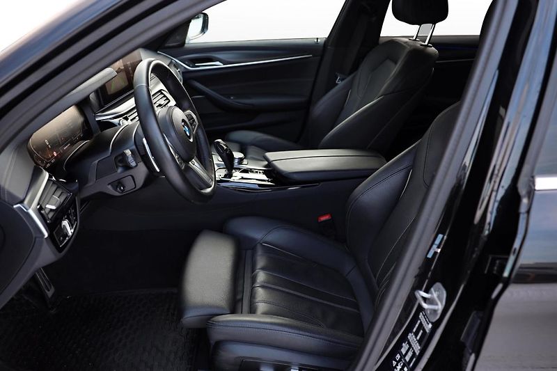 BMW Řada 5 540d xDrive - fotka 9 z 16