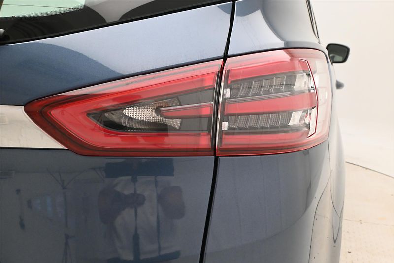Ford S-MAX 2,5 Hybrid 140 kW AT Záruka až - fotka 29 z 30