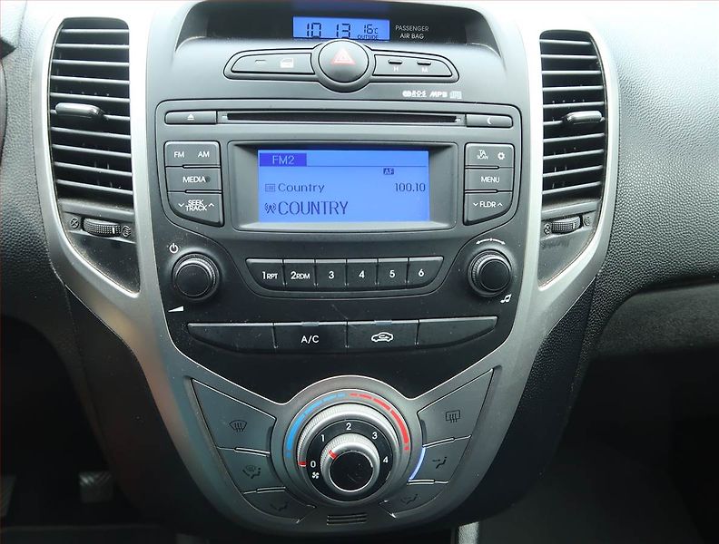 Hyundai ix20 (2018) 1.4 CVVT, Serv.kniha - fotka 12 z 14