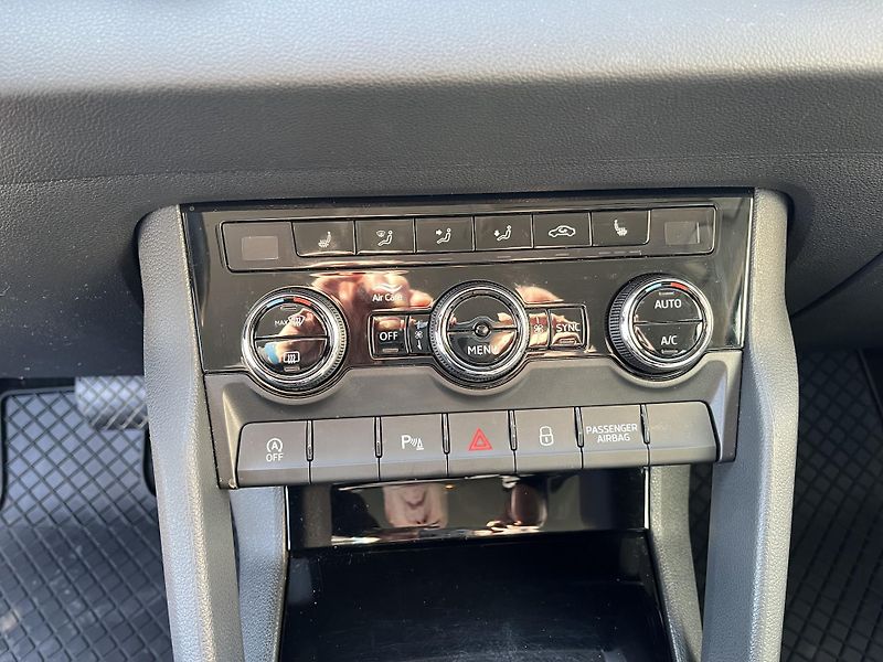 Škoda Karoq 1.5 TSi DSG 110 kW Full Led - fotka 20 z 30