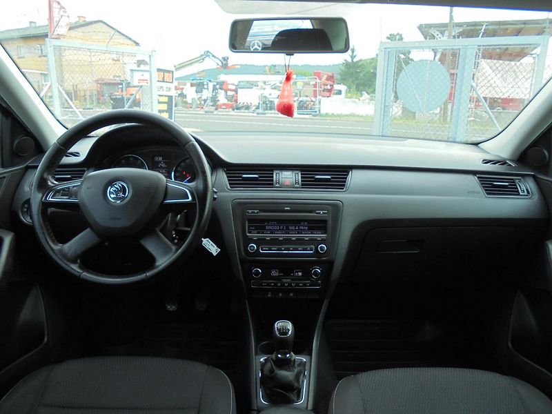 Škoda Rapid (2013) 1.2 TSI-DIGIKLIMA-ČR-1.MAJITEL - fotka 9 z 11