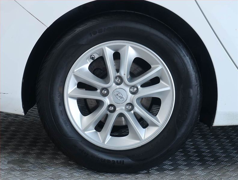 Hyundai i30 (2015) 1.6 CRDi, Tempomat - fotka 14 z 16