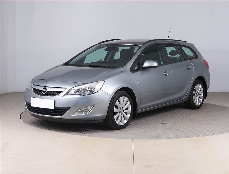 Opel Astra (2011) 1.4 T, Serv.kniha, Tempomat - fotka 2 z 15