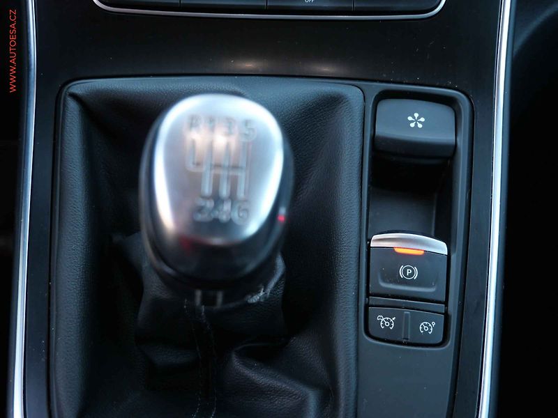 Renault Grand Scénic (2018) 1.5 dCi, Intense, navi, TZ - fotka 16 z 26