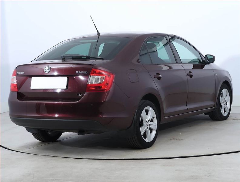 Škoda Rapid (2013) 1.2 TSI, Vyhř. sedaček - fotka 5 z 18