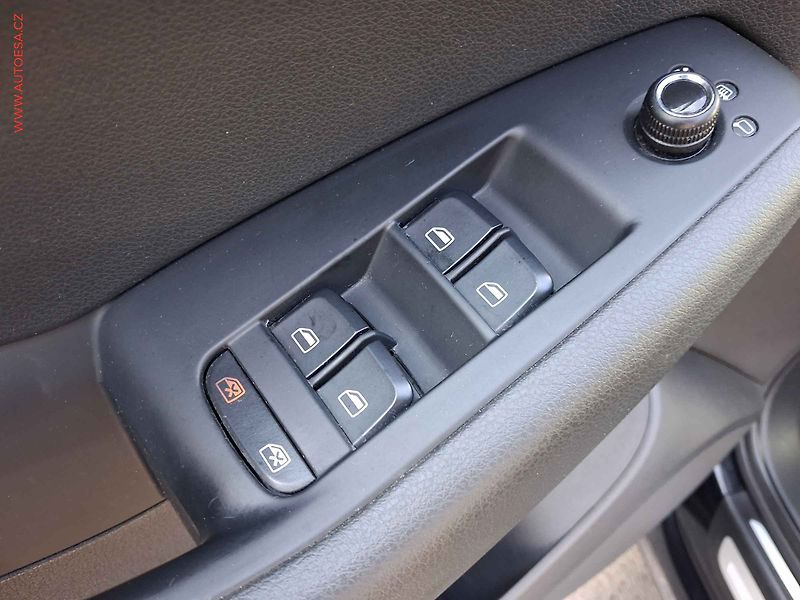 Audi Q5 (2012) 2.0 TDi quattro, S-line, TZ - fotka 13 z 15
