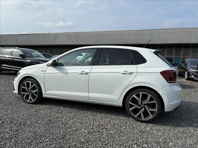 Volkswagen Polo 2,0 GTI VIRTUÁL KEYLESS - fotka 4 z 32