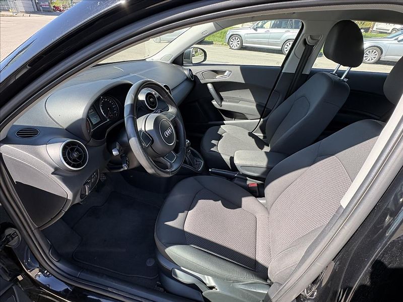 Audi A1 1,2 TFSi 63kW 5dveří,Klima,Alu - fotka 3 z 23