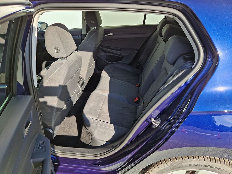 Volkswagen Golf Style 1.5 TSI - fotka 31 z 36