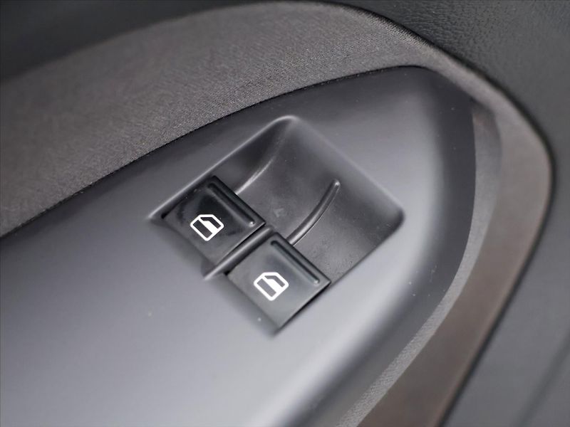 Volkswagen Caddy 2,0 TDI 81kW 4Motion 1.Majitel - fotka 15 z 33