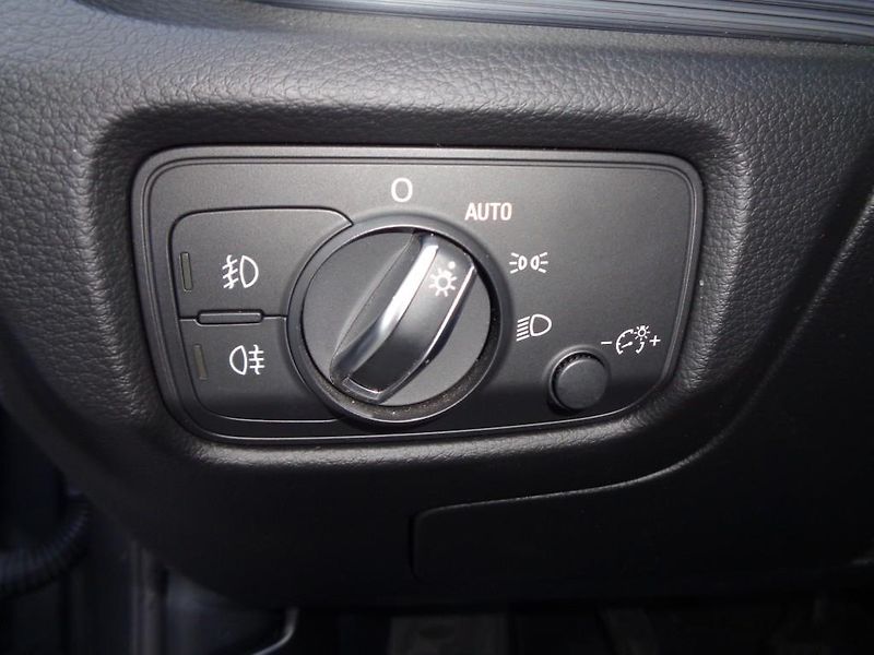 Audi A3 1.4 TSI Attraction  92 kW - fotka 13 z 20