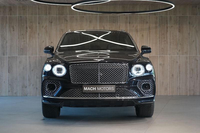 Bentley Bentayga V8, AWD, Panorama, 360° kamera - fotka 3 z 50