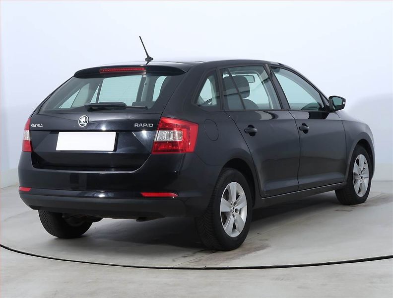 Škoda Rapid (2015) Spaceback 1.2 TSI - fotka 5 z 19
