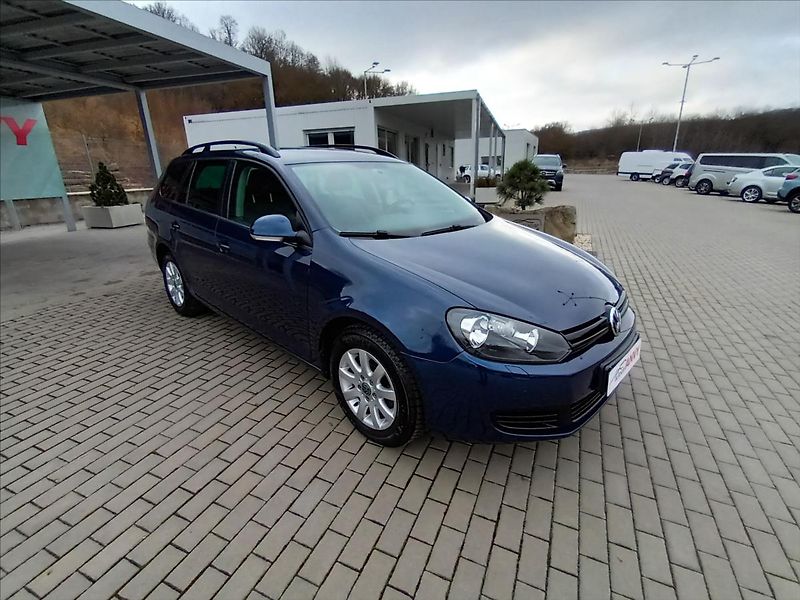 Volkswagen Golf 1,2 TSI,KLIMA,VÝHŘEV,SERVISKA - fotka 3 z 40