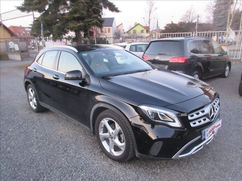 Mercedes-Benz GLA 2,0 - fotka 2 z 19