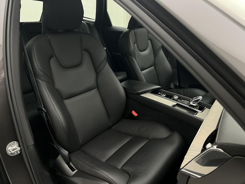 Volvo XC60 B5 AWD INSCRIPTION AUT - fotka 20 z 48