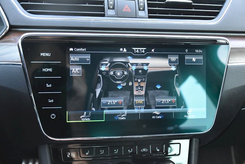 Škoda Superb (2024) Scout 2.0 TSI 206kW 4x4 DSG - fotka 19 z 34