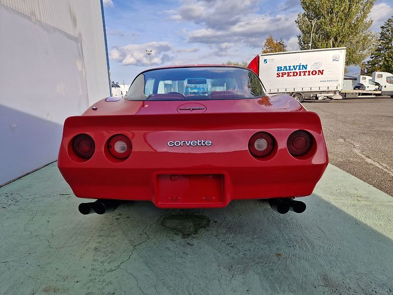 Chevrolet Corvette C3 - fotka 12 z 34