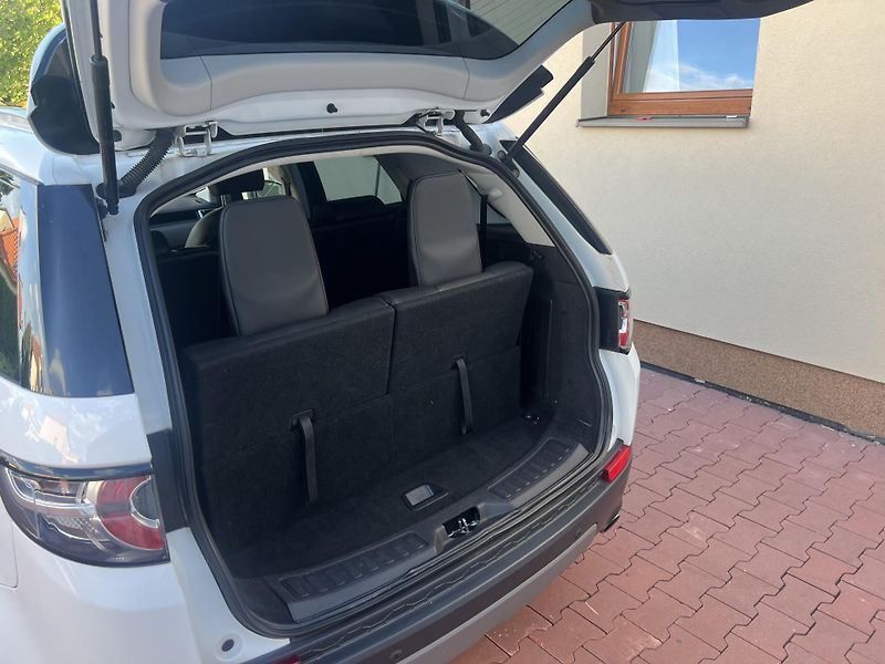 Land Rover Discovery (2018) - fotka 2 z 13