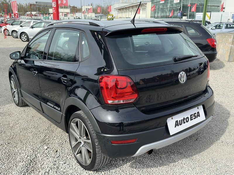 Volkswagen Polo (2011) 1.4 i, AC, temp - fotka 6 z 19