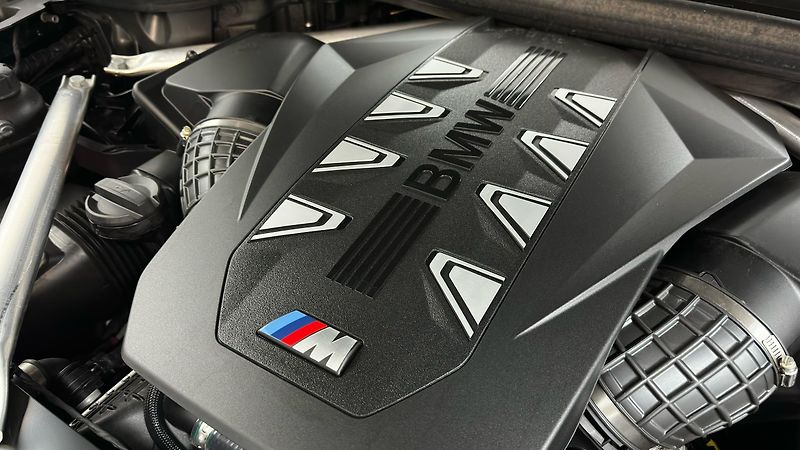BMW X6 M60i / ZÁRUKA / TAŽNÉ  - fotka 67 z 70