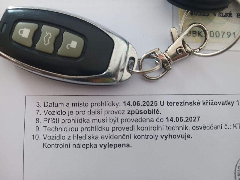 Škoda Fabia 1.4 MPI Combi - fotka 24 z 24