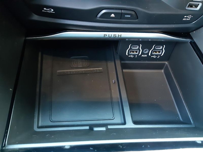 Chrysler Pacifica (2026) 3,6 V6 Pinnacle 4x4 - fotka 38 z 55