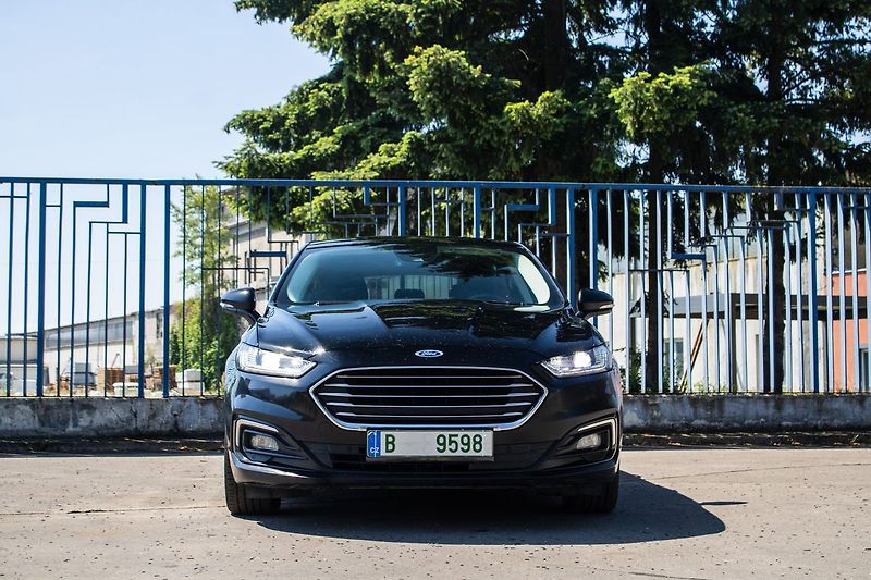 Ford Mondeo Titanium - fotka 2 z 17