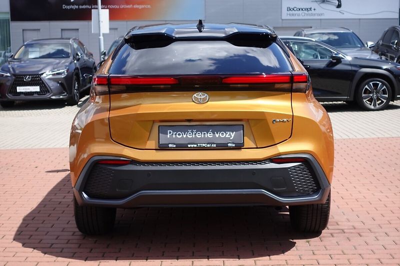 Toyota C-HR 2,0 PHEV Plug-in Style bi-tone - fotka 5 z 33